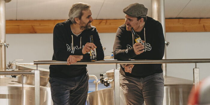 Ein Bier zum Feierabend in der Brauhalle
